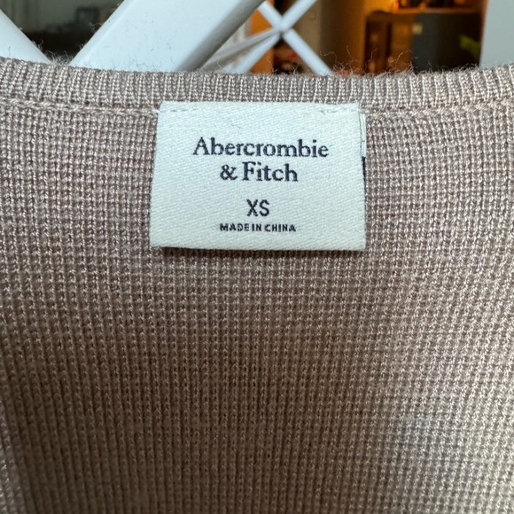 Abercrombie & Fitch zipper front sweater - Picture 2 of 4